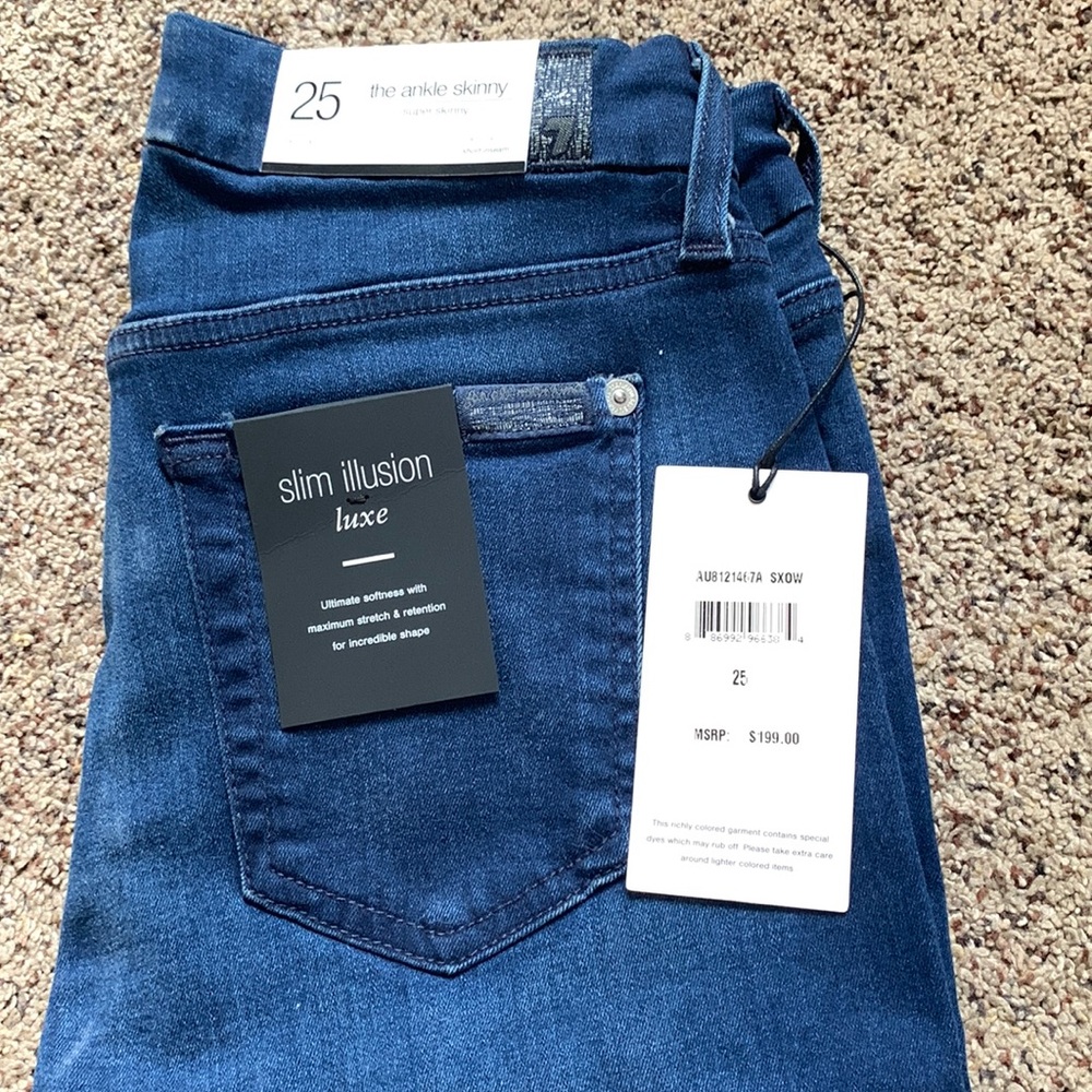 7 for all mankind Slim illusion luxe. The ankle skinny. Size 25. New with tags